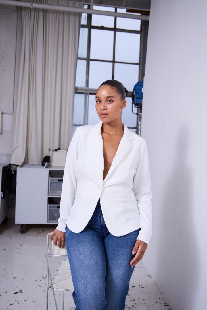 0110 IHKATE Blazer