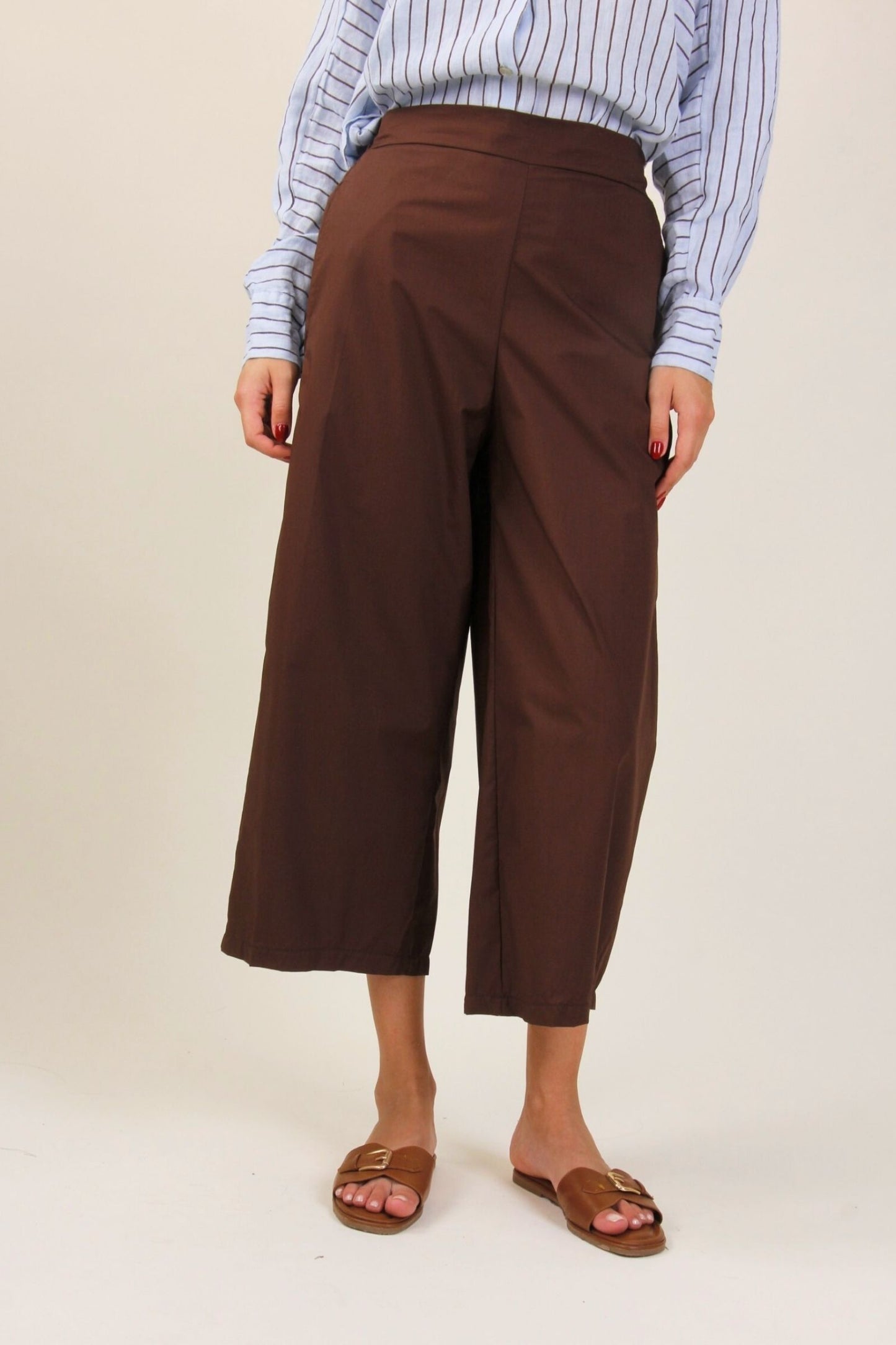 0620 PANTALONI IN POPELINE CON TAGLIO CROPPED