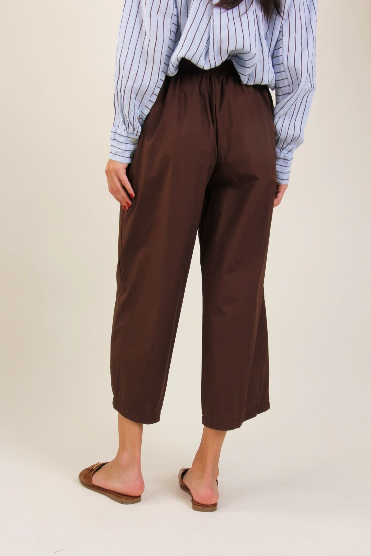 0620 PANTALONI IN POPELINE CON TAGLIO CROPPED