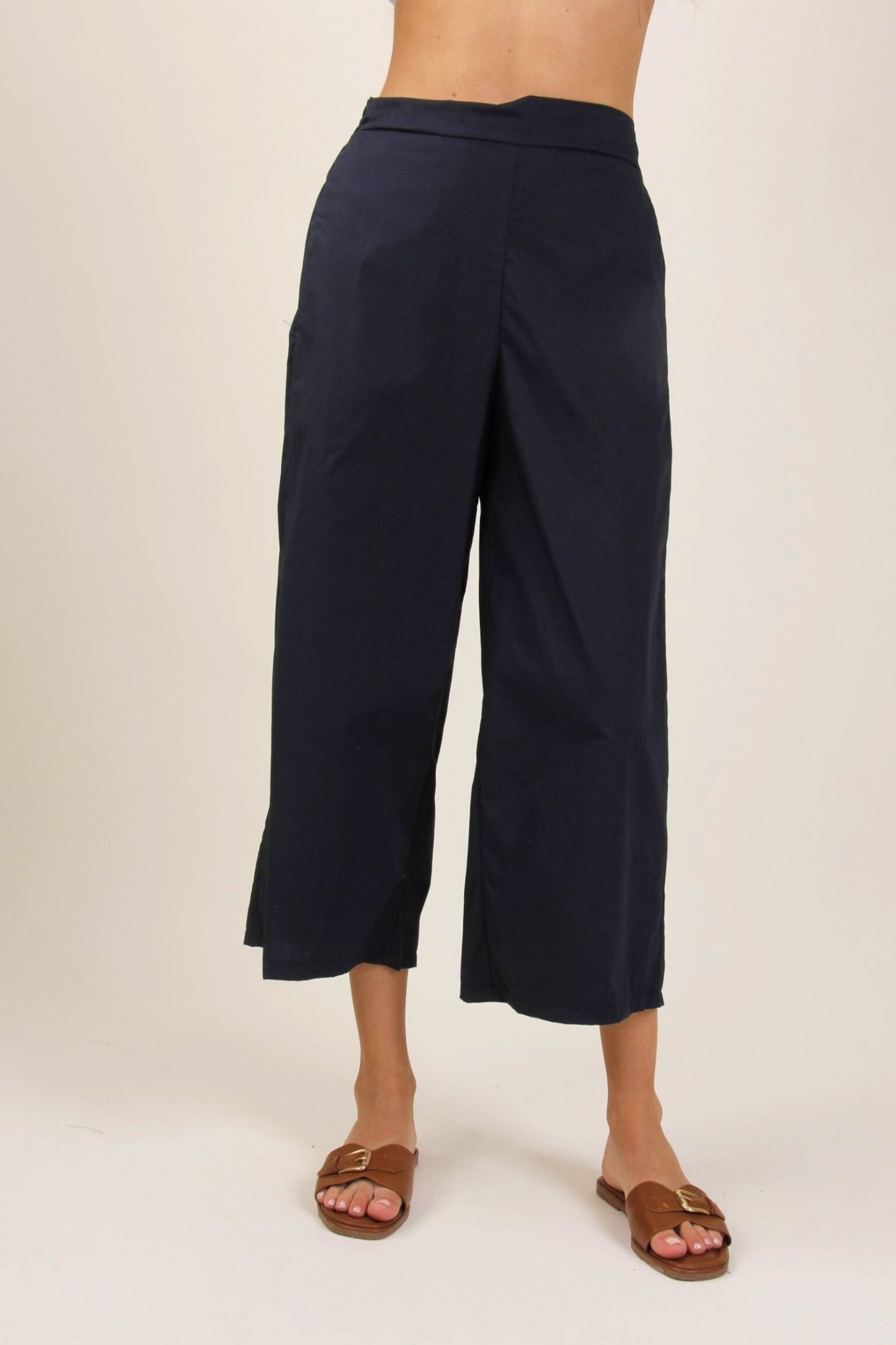 0620 PANTALONI IN POPELINE CON TAGLIO CROPPED