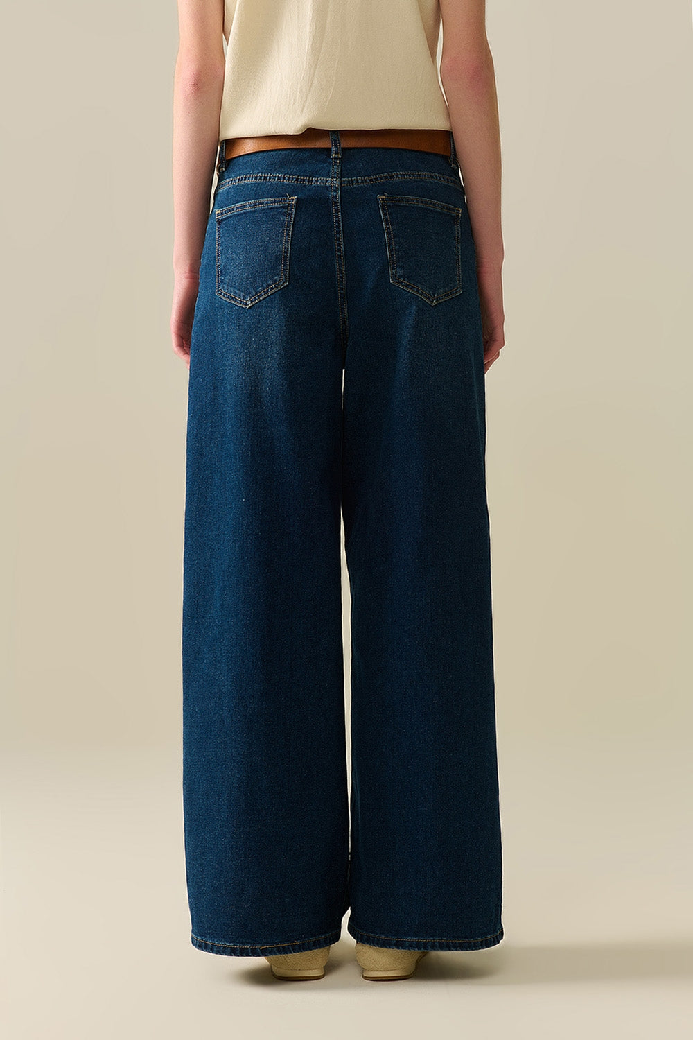 jeans a gamba larga con lavaggio scuro