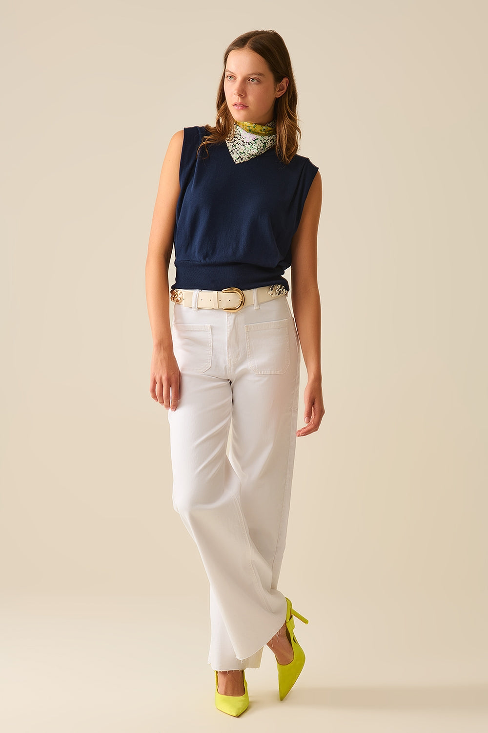 Top senza maniche in maglia con drappeggio sulle spalle in blu scuro