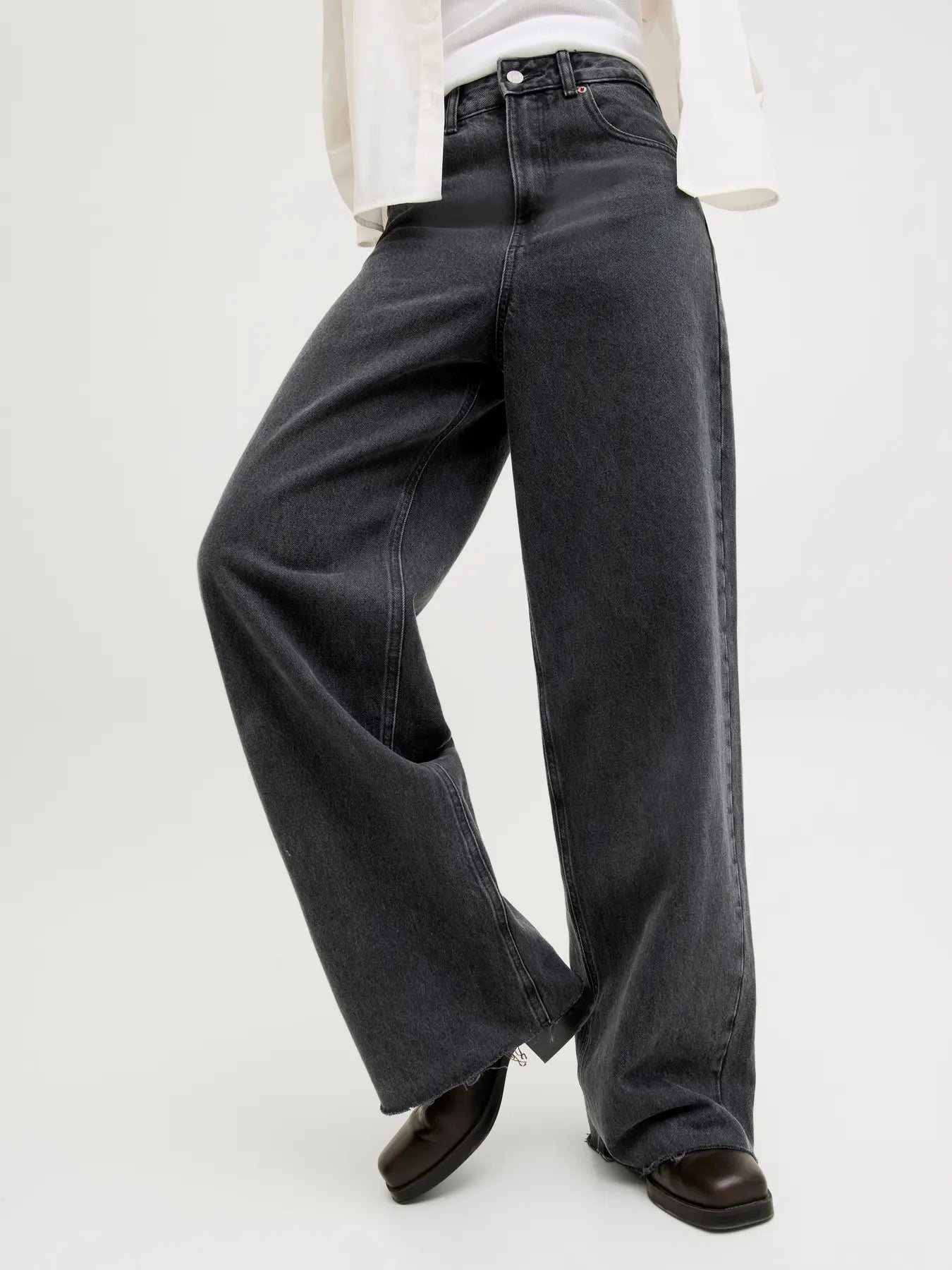 0824 JXTOKYO WIDE RH HW JEANS R6054