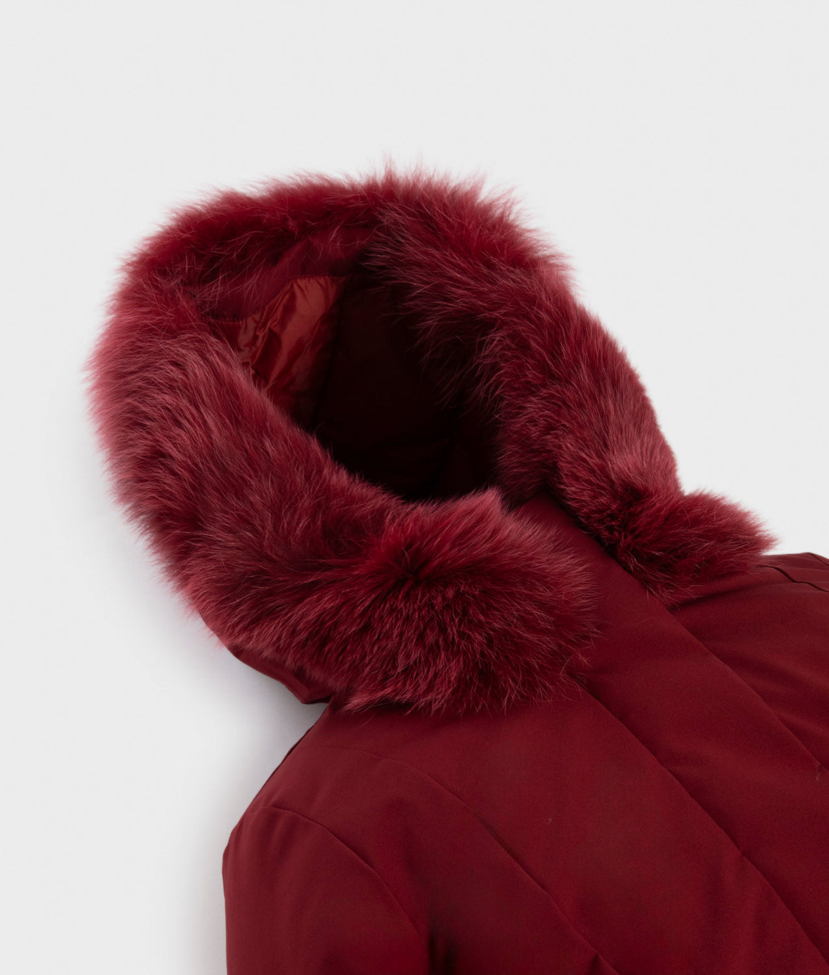SHORT LADY TECH JACKET · MERLOT