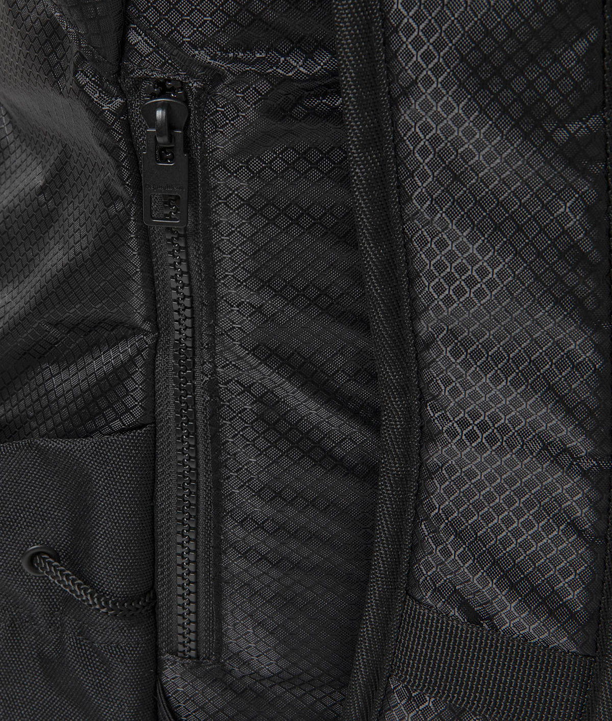 HIKE BACKPACK · NERO