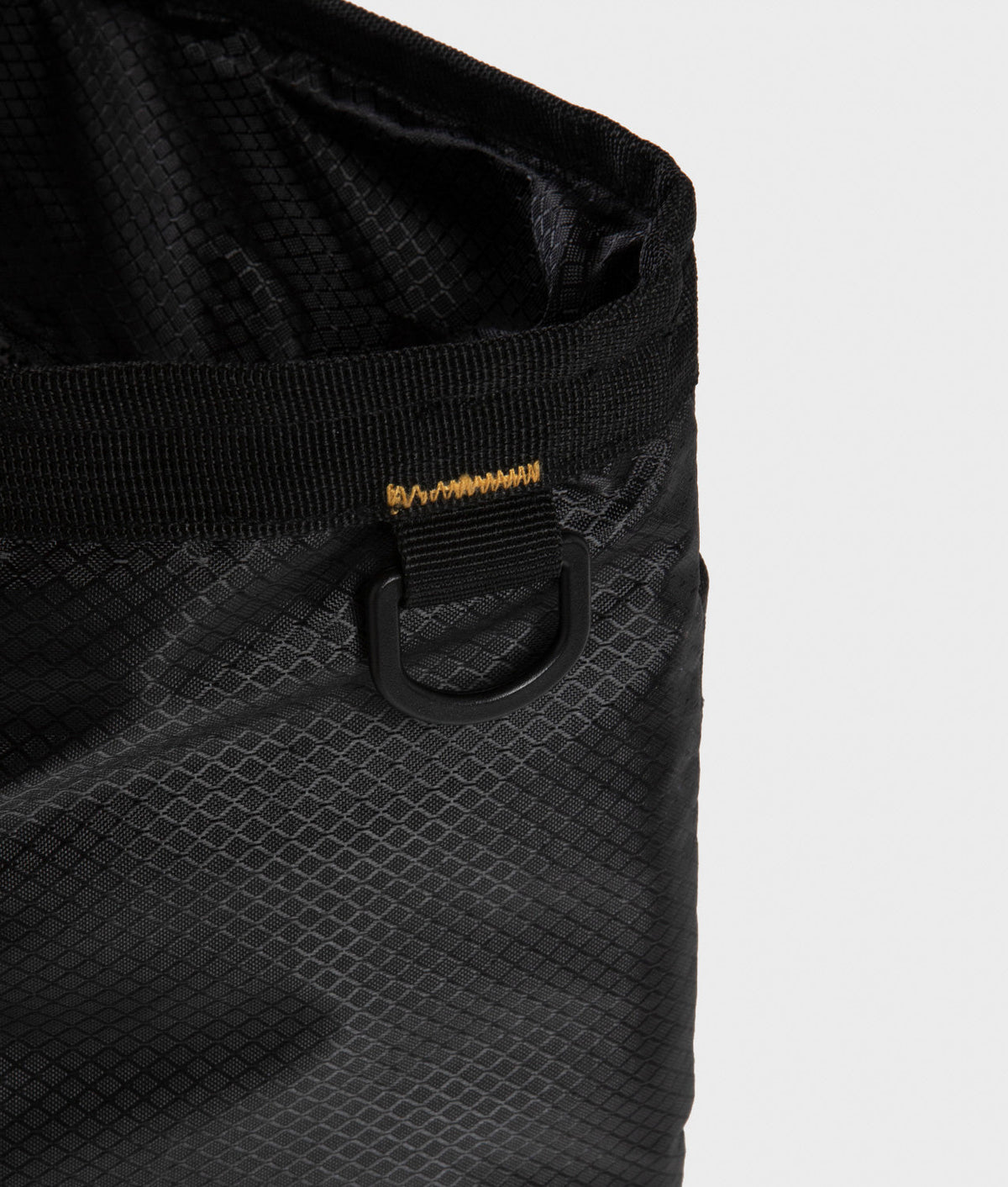 LEAF BAG · NERO