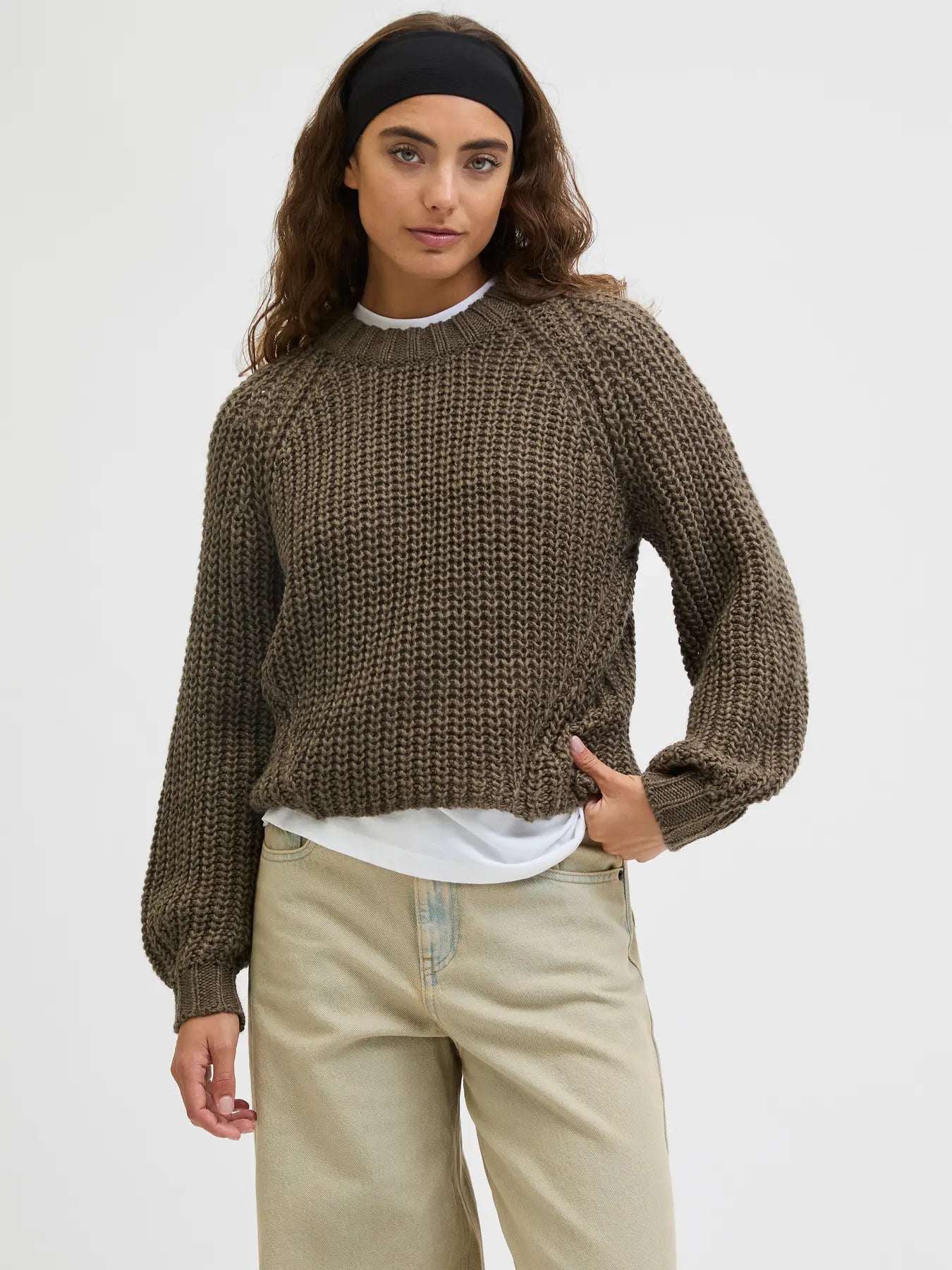 0834 JXKELLY CHUNKY CREW NECK KNIT