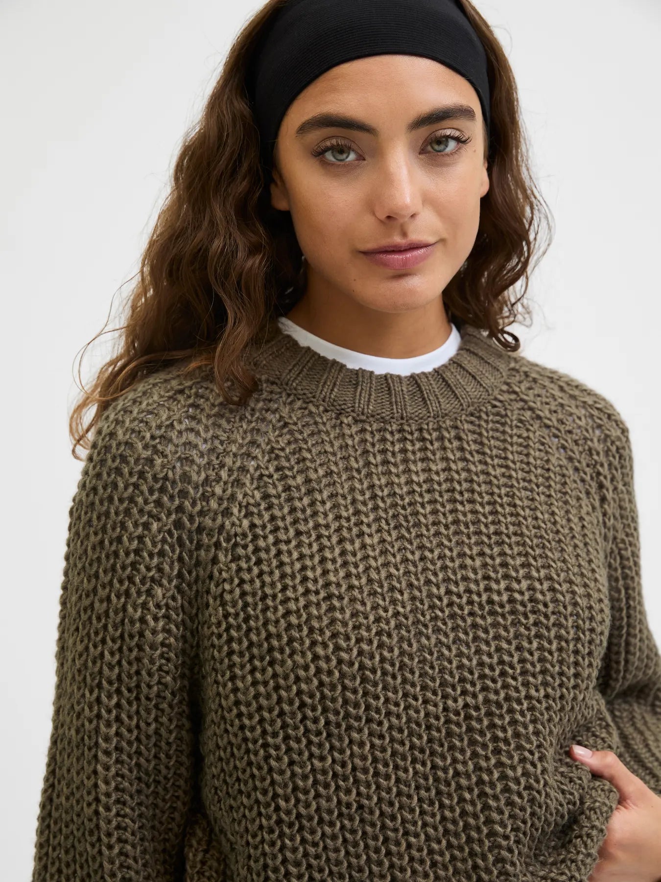 0834 JXKELLY CHUNKY CREW NECK KNIT