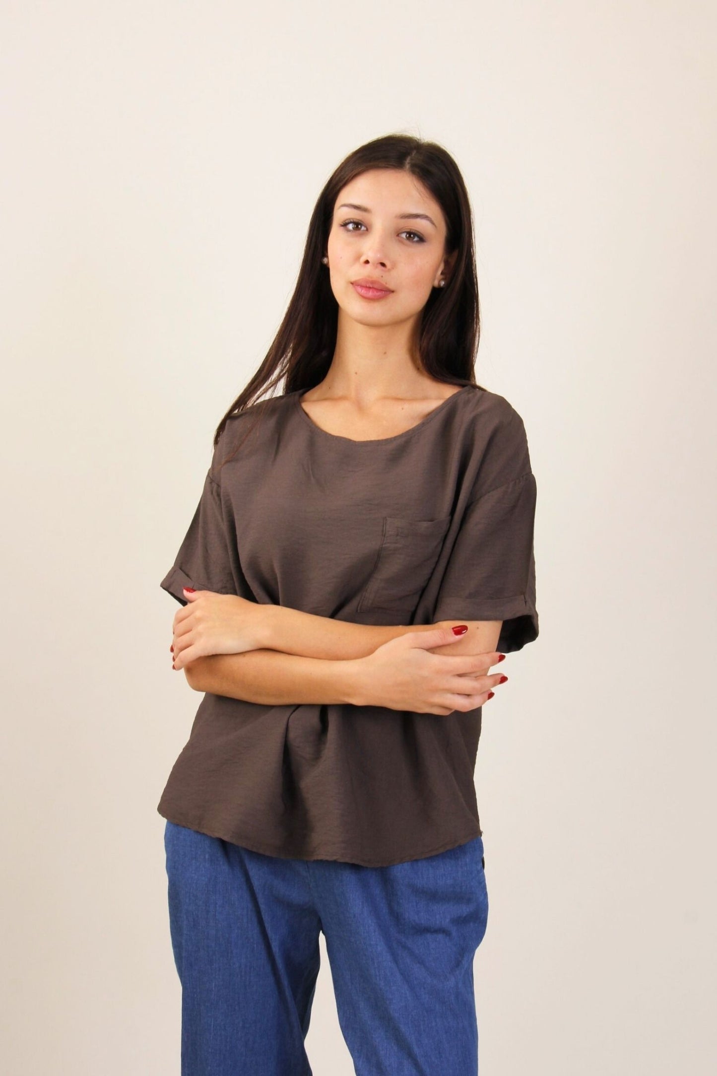 0618 T-SHIRT CON TASCHINA IN TESSUTO EFFETTO STROPICCIATO