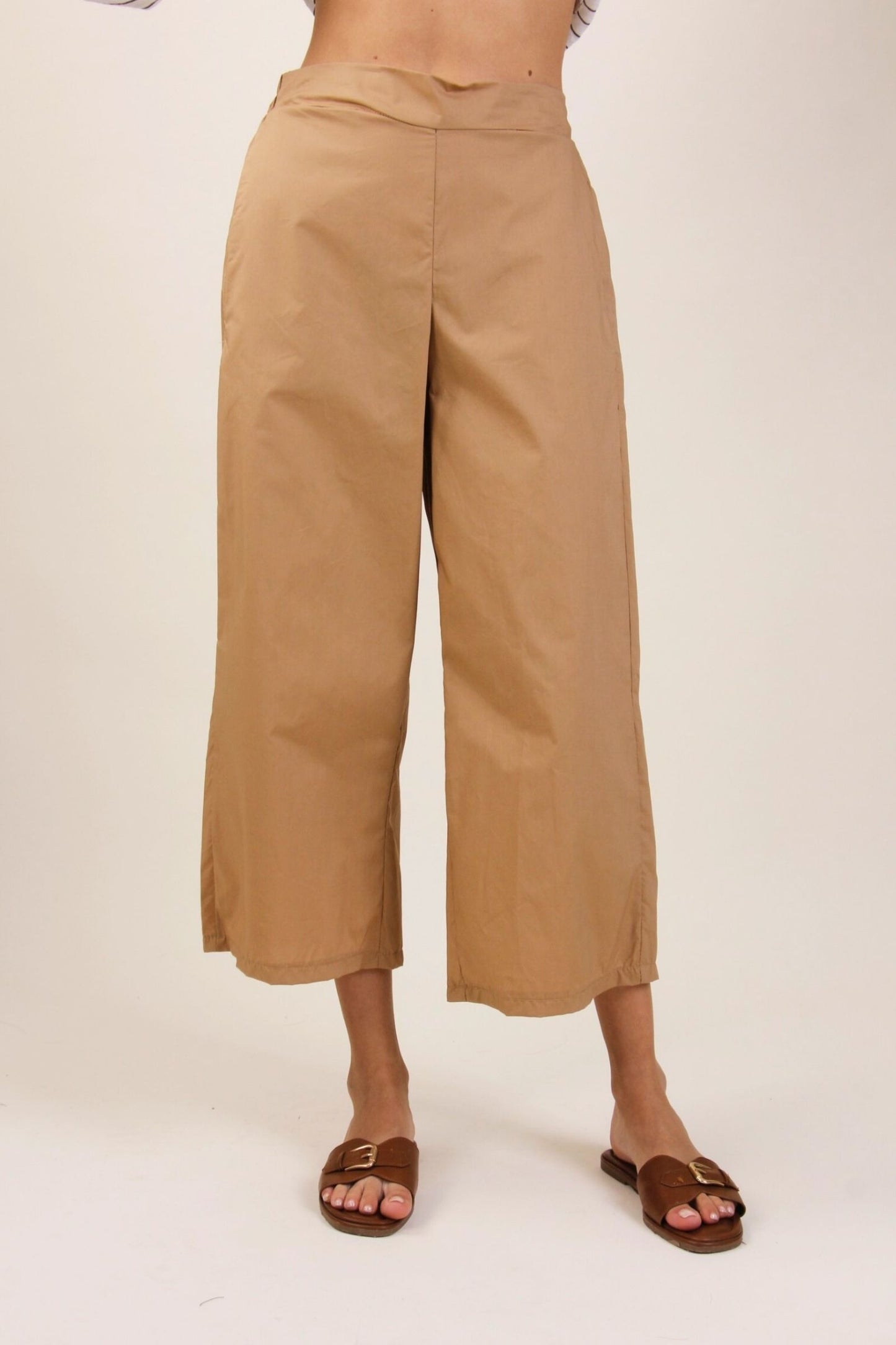 0620 PANTALONI IN POPELINE CON TAGLIO CROPPED