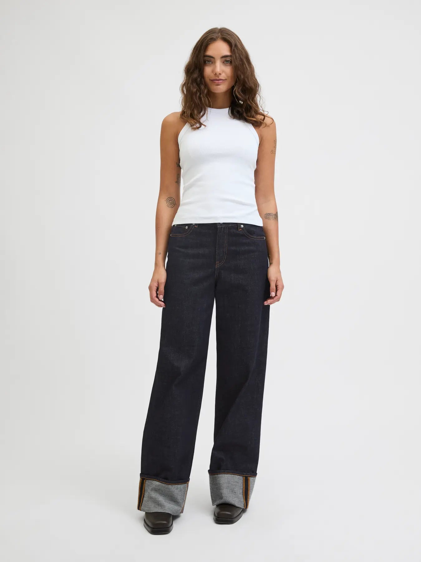 0823 JXTOKYO VEGA WIDE HW FOLD UP R269 DNM SN