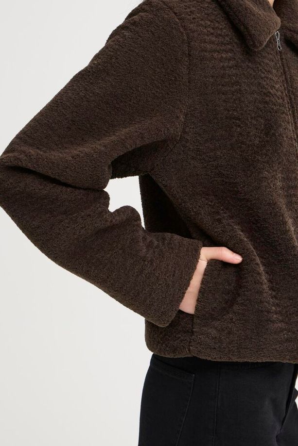0724 20123091 • IH • Outerwear IHHATAVO JA