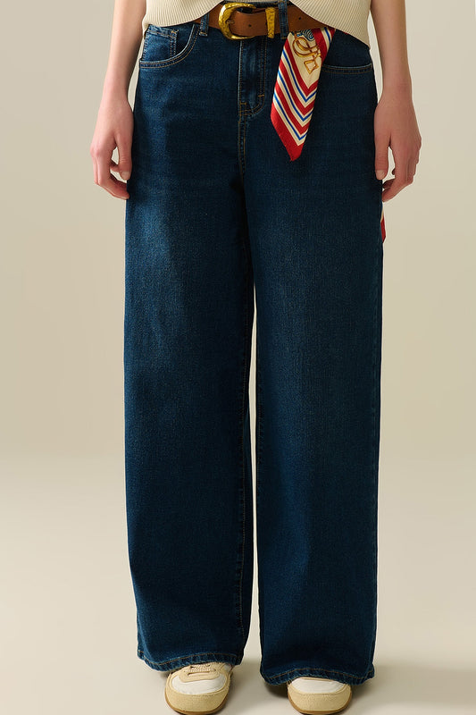 Q2 jeans a gamba larga con lavaggio scuro