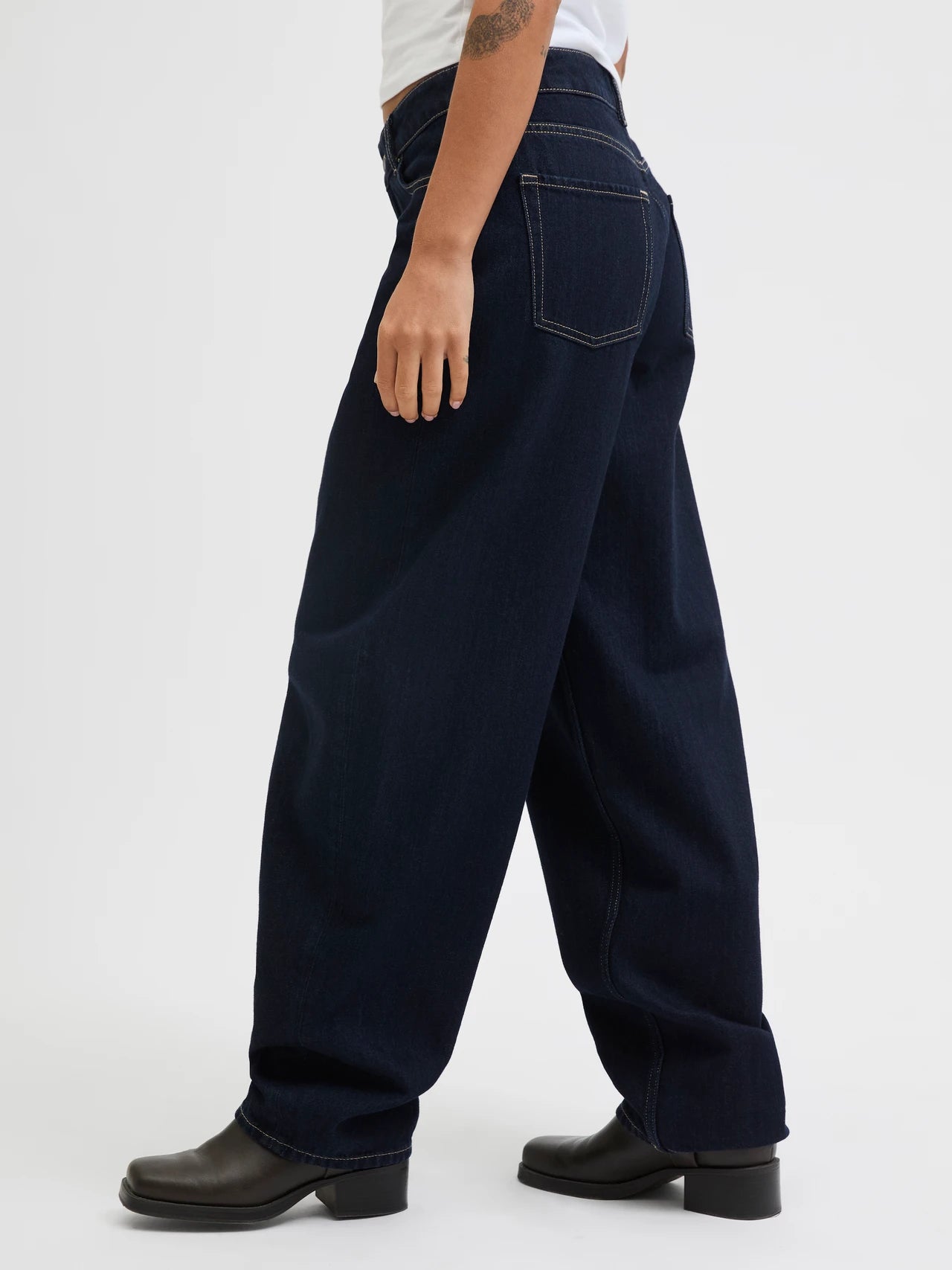 0944 - JXFUJI BARREL MW JEANS R004 DNM NOOS