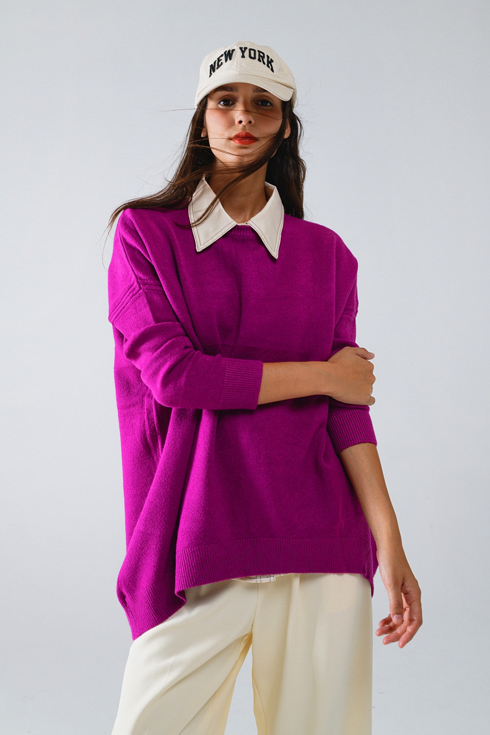 Maglione oversize girocollo a maniche lunghe in fucsia