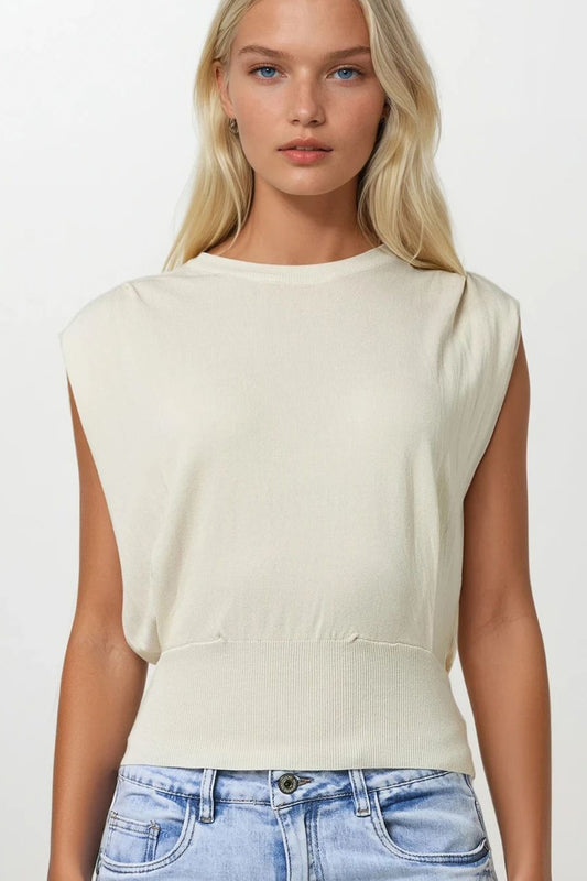 Q2 Top senza maniche in maglia con drappeggio sulle spalle in beige