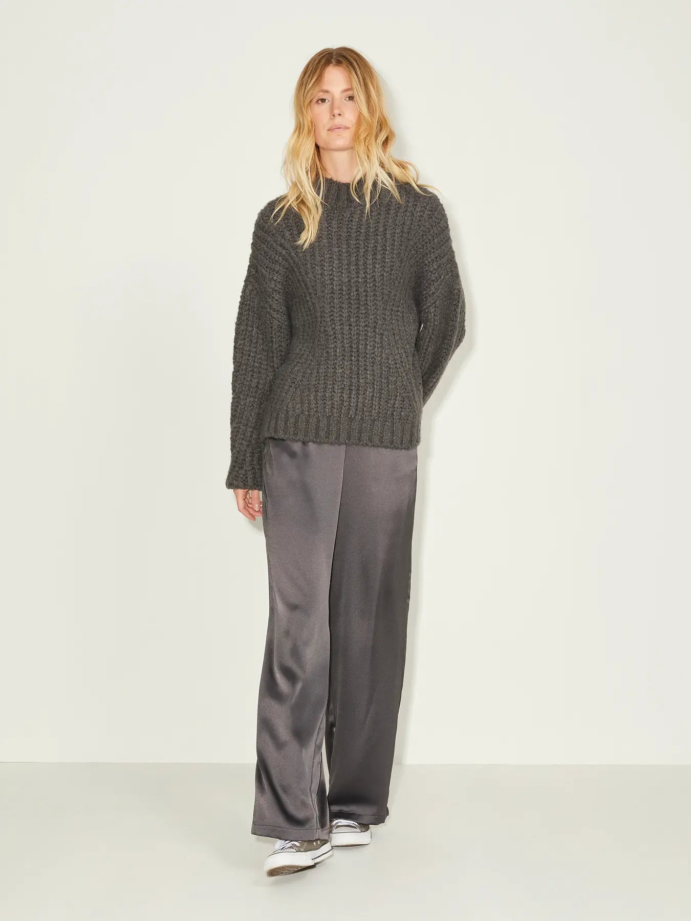 0832 JXMAXIME LS CREW NECK KNIT