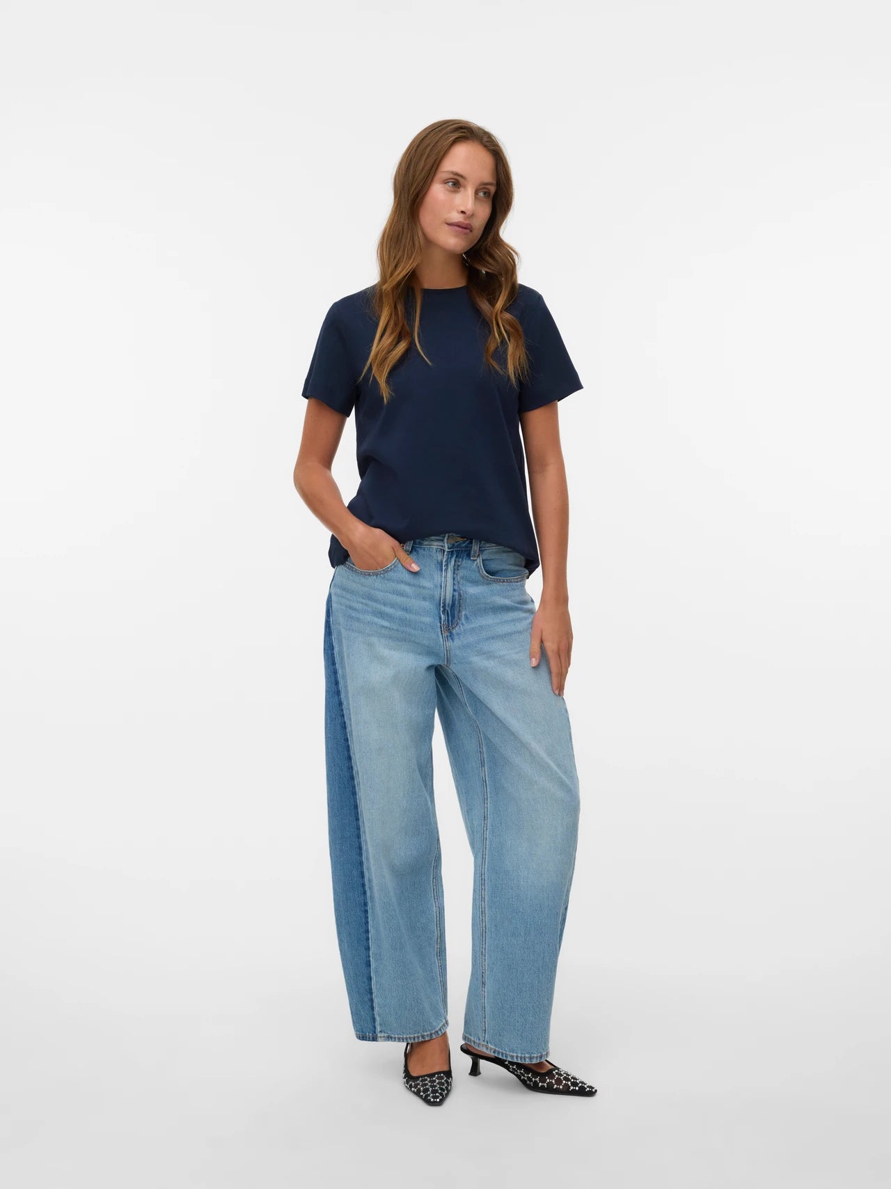 T-shirt Aware Modello Naima 0960